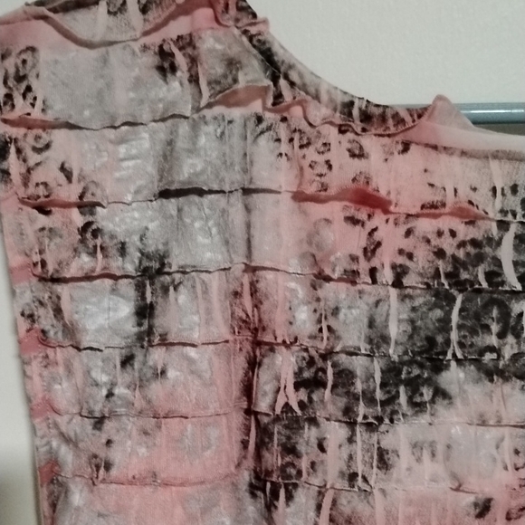 Pink and Red Ribbed Scoop Neck Tank Top - Picture 5 of 7